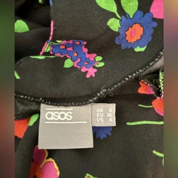ASOS short sleeve floral top with‎ peplem top keyhole back 100% Viscose - Picture 5 of 5